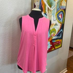 Lilly Pulitzer size L Pink knit v neck sleeveless top relaxed fit in torso